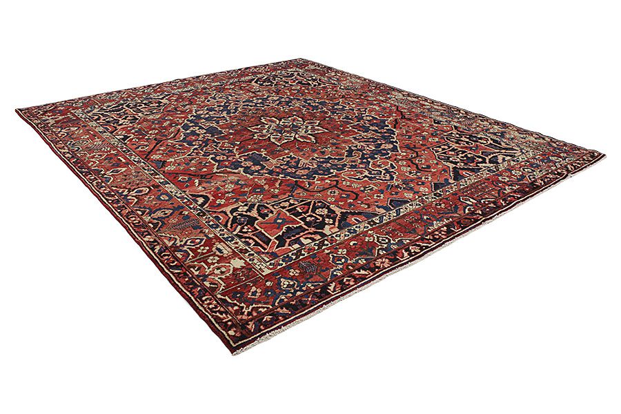 Bakhtiar Tapis Persan 360x325 - Image 1